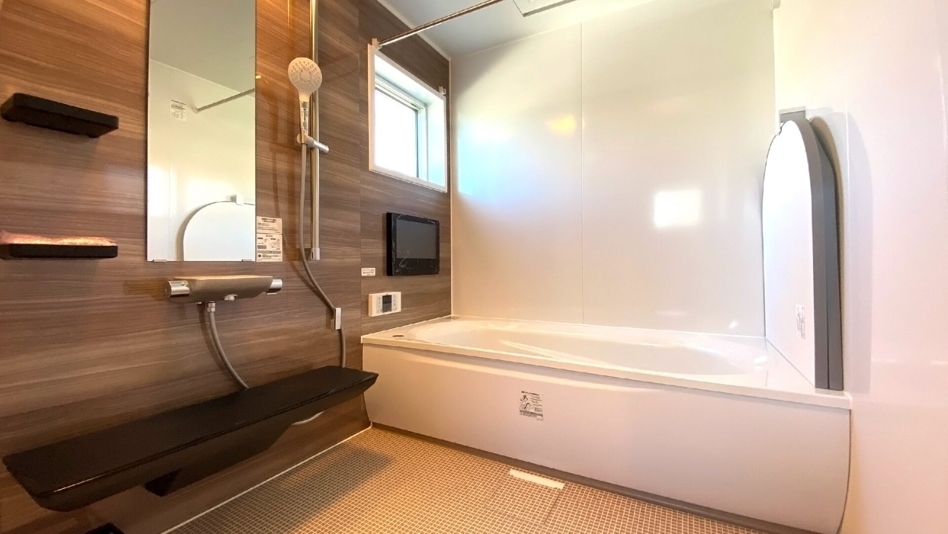 なぜ福岡では「タイル張り替え」より「ユニットバス」が選ばれるのか