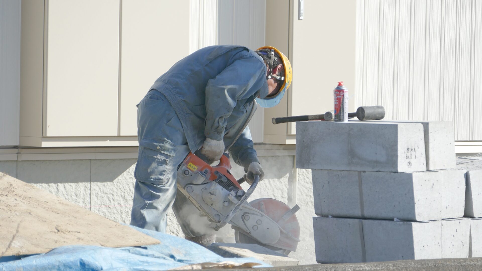 DIYで土間コンクリートテラスは作れる？プロに依頼すべき理由