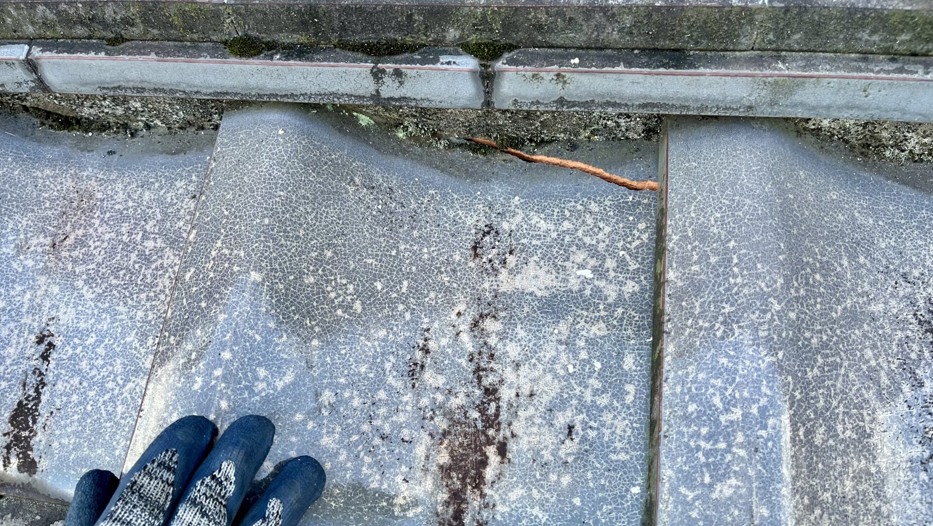 屋根瓦の塗装の費用相場以外に知っておくべきメンテナンスのサイン