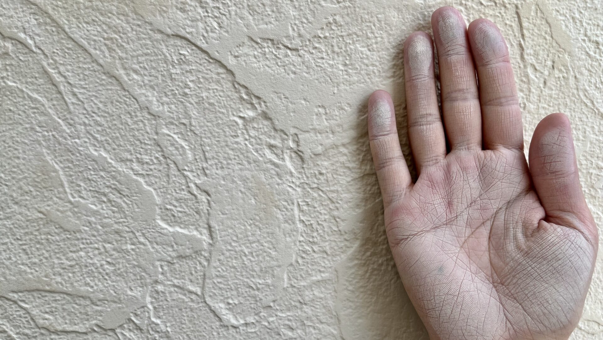 外壁工事の耐用年数を延ばすためのセルフチェック