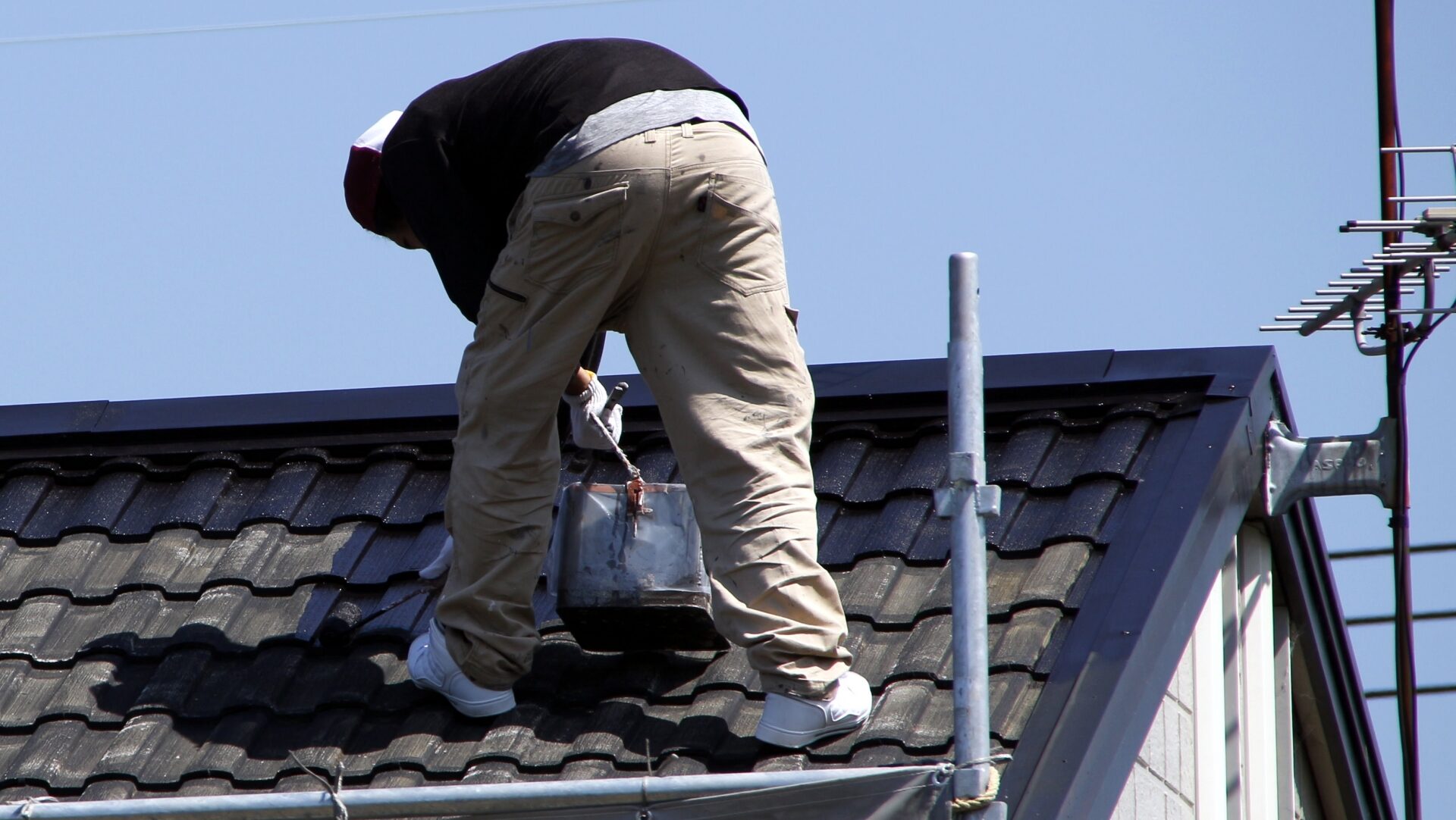 遮熱塗料と断熱塗料の違いと選び方：どちらがあなたに最適か