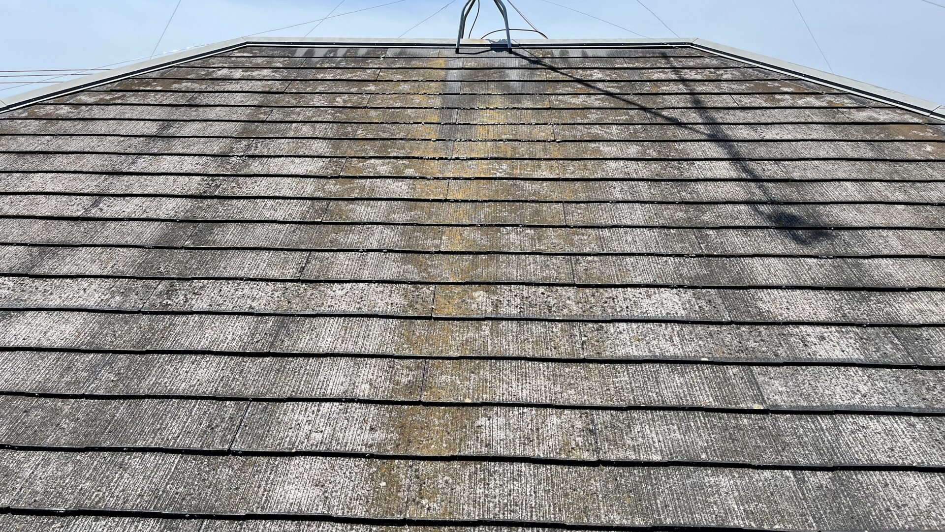 屋根に遮熱塗料を塗るメリットとデメリット：納得の選択のために