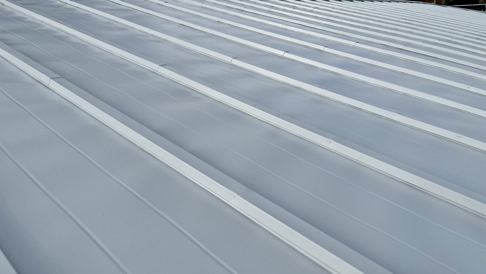 遮熱塗料を屋根に塗るメリットと暮らしにもたらす嬉しい変化