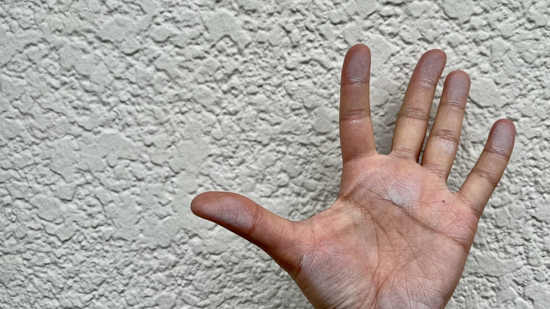 外壁モルタルの劣化症状と放置するリスク