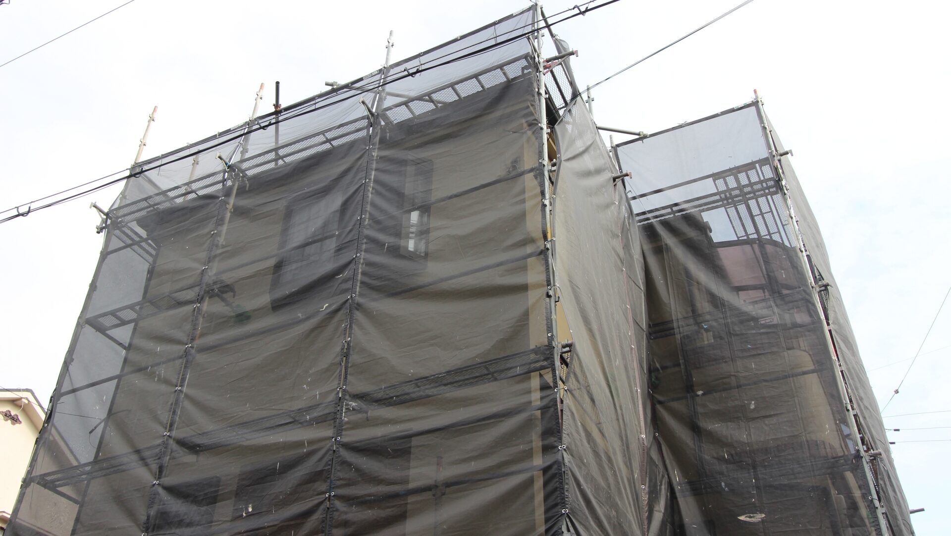 塗料の種類で変わる！40坪2階建ての外壁塗装相場比較