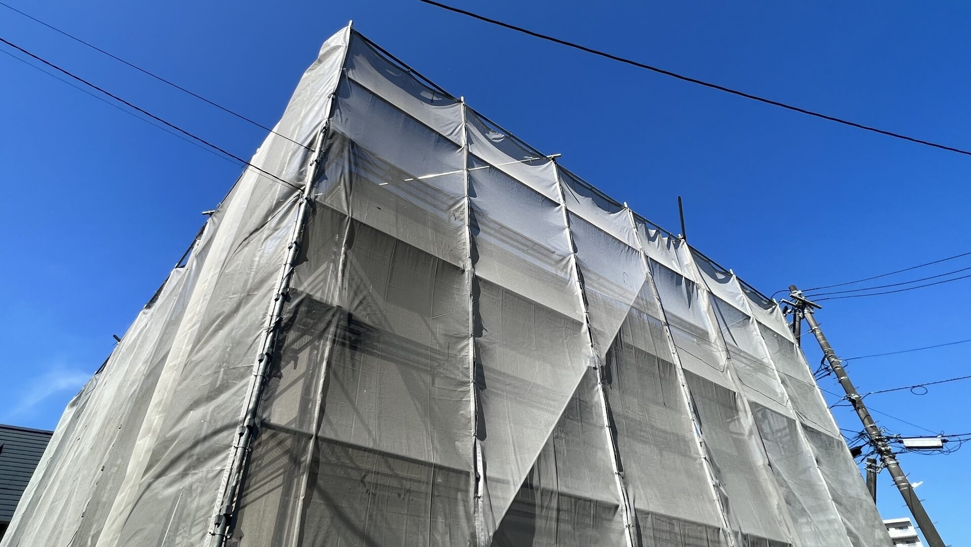 外壁塗装 種類の費用相場と耐用年数の比較表