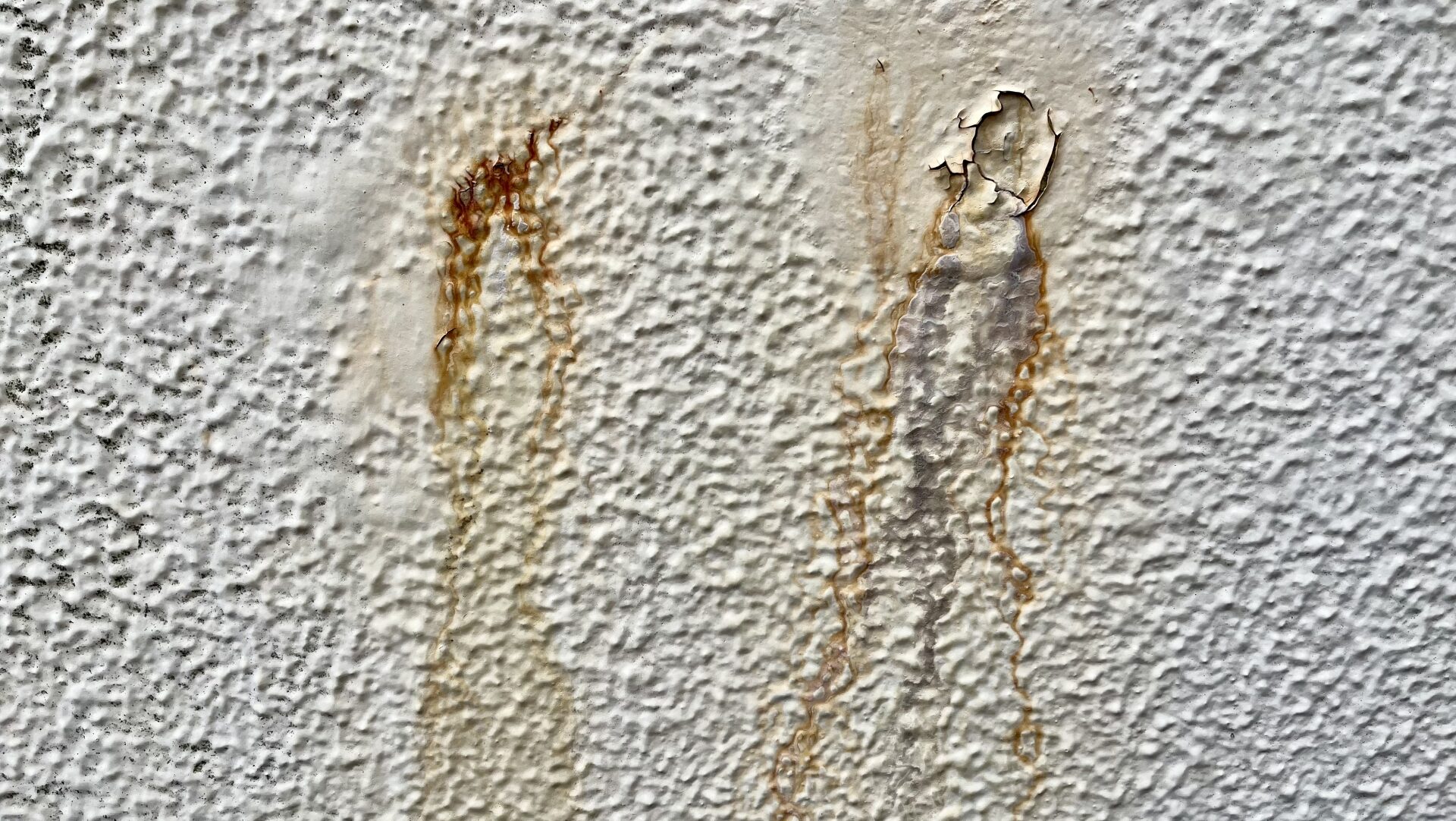 外壁の爆裂とは何が原因で起こるのか?メカニズムを詳しく解説