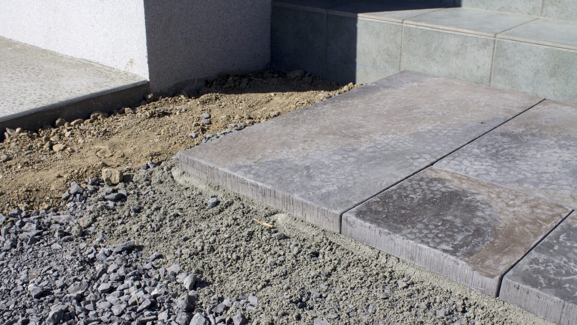 玄関アプローチのコンクリートをおしゃれに見せる仕上げ方の種類