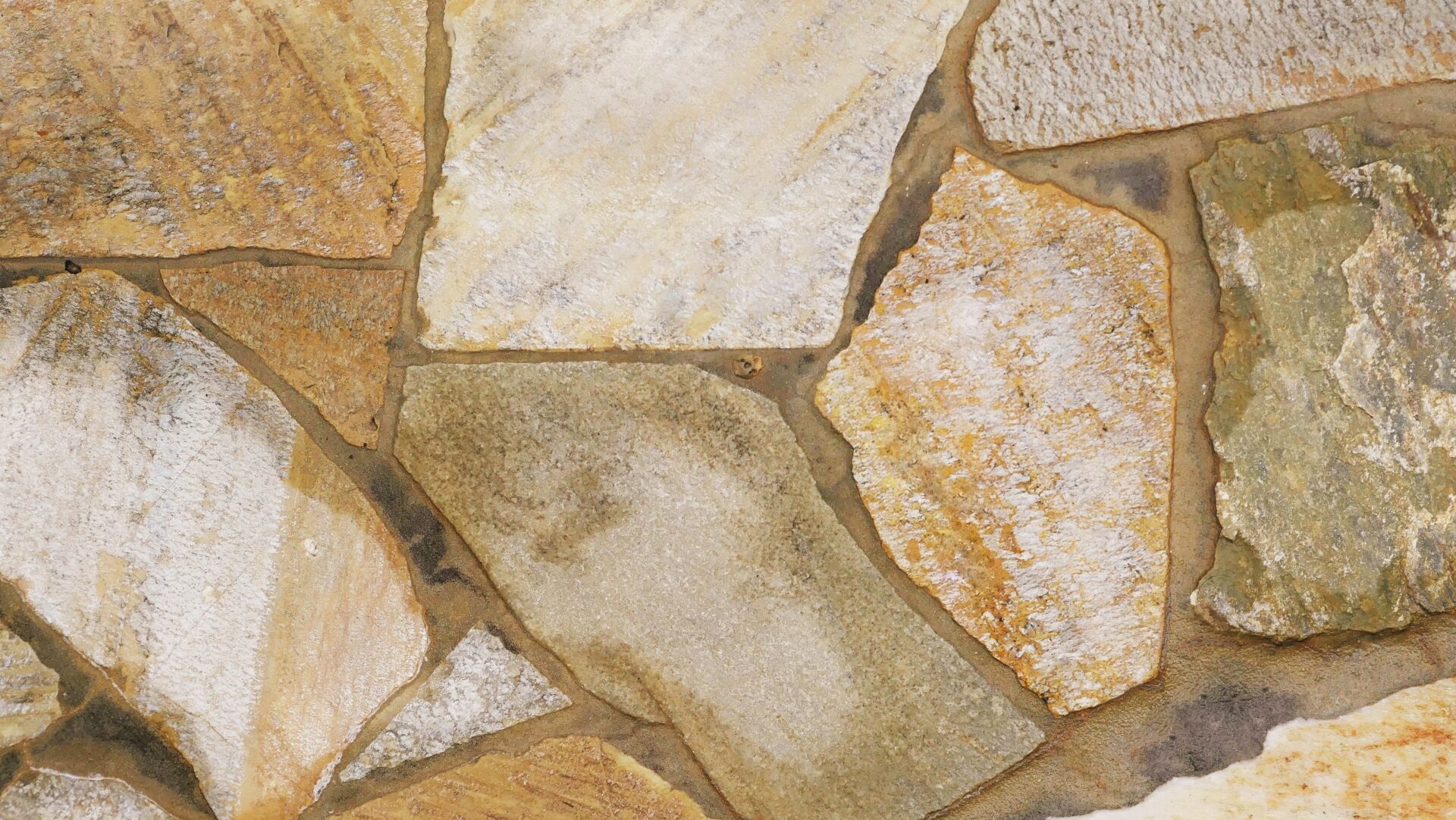 コンクリートと組み合わせることで玄関アプローチがさらにおしゃれになる素材