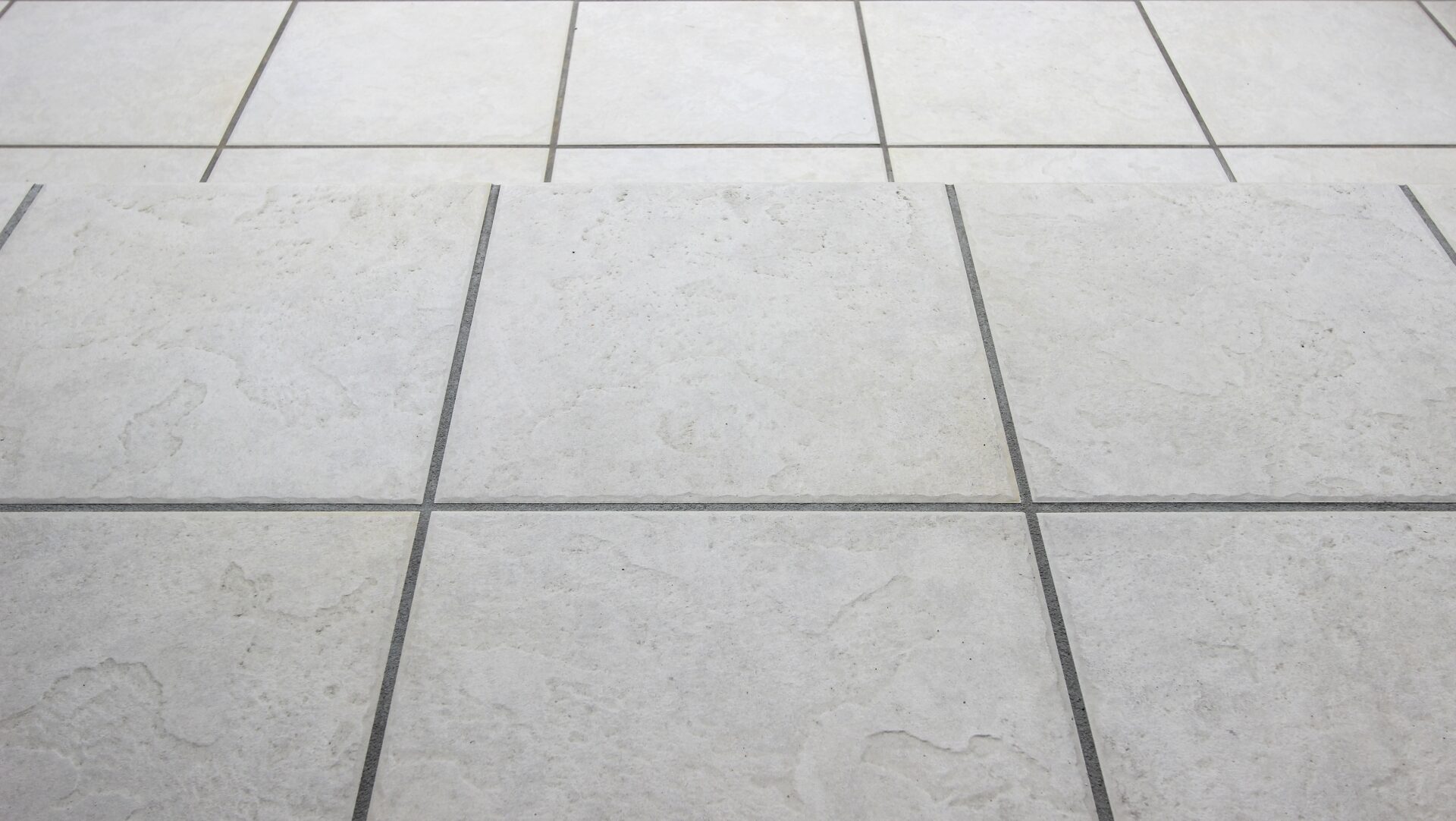 玄関アプローチタイルのリフォームを安く抑えるコツ