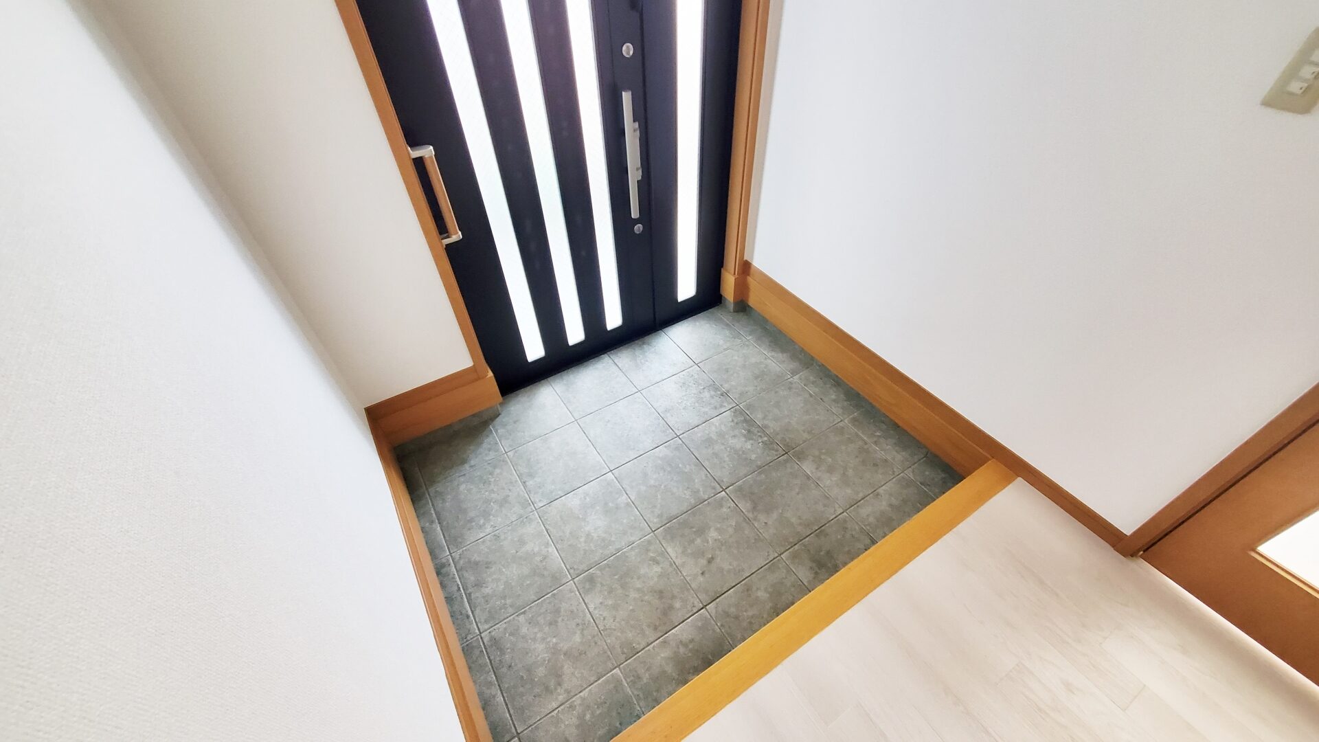 失敗しない玄関タイル塗装の施工手順と注意点