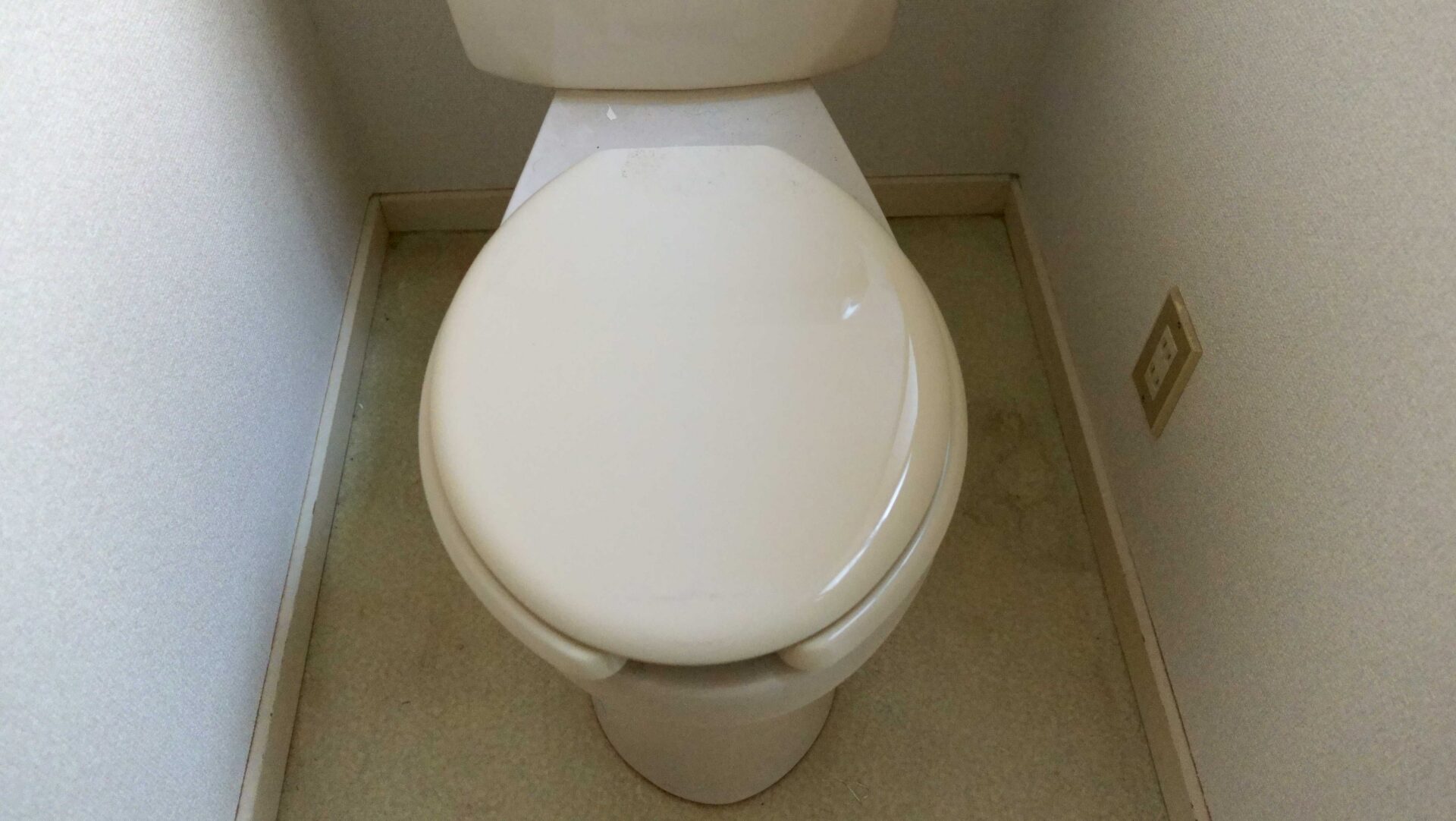 トイレの床の張り替え時期を見極めるサイン