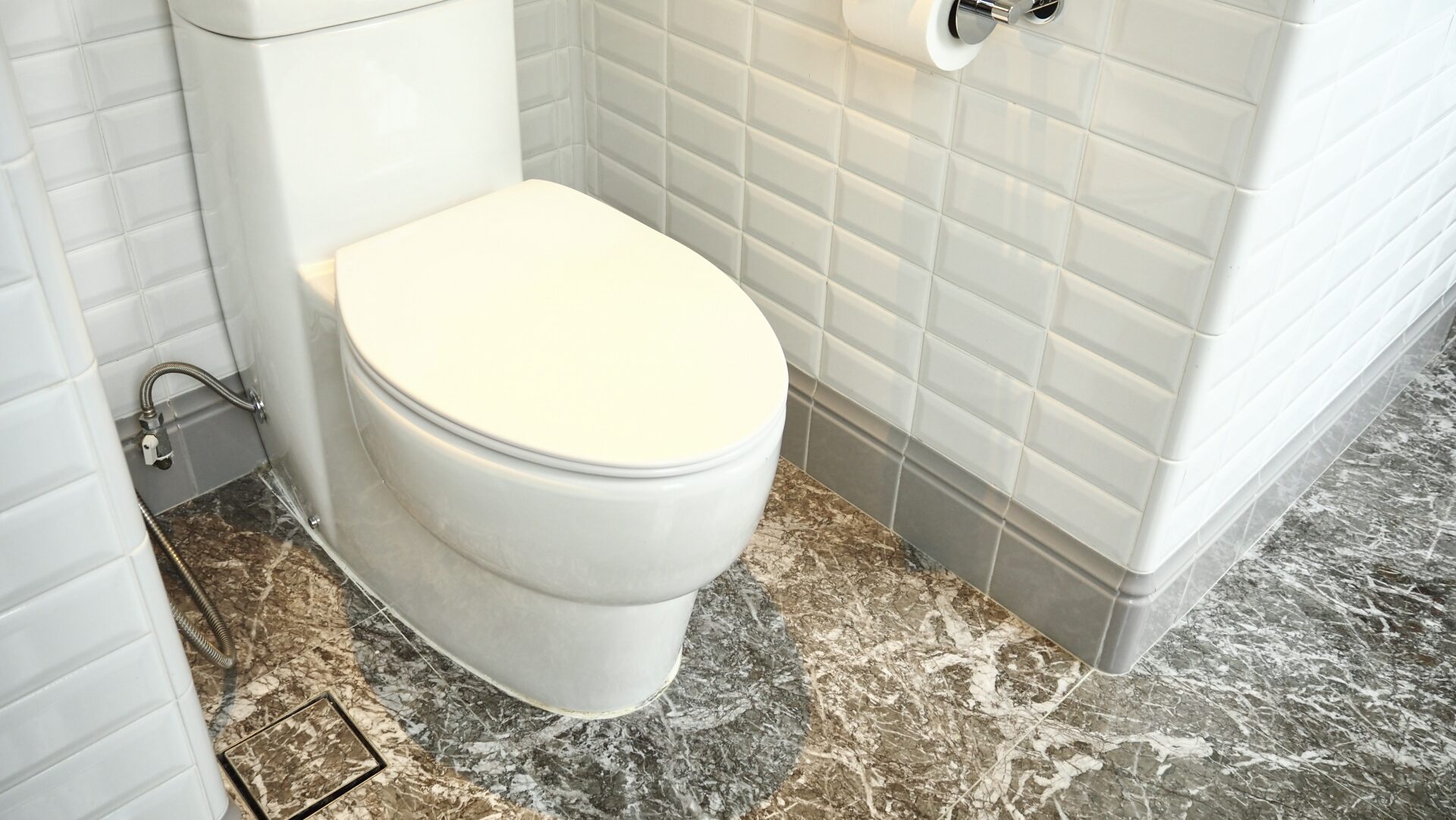 福岡でのトイレ床張替えフロアタイルの費用相場と工事期間