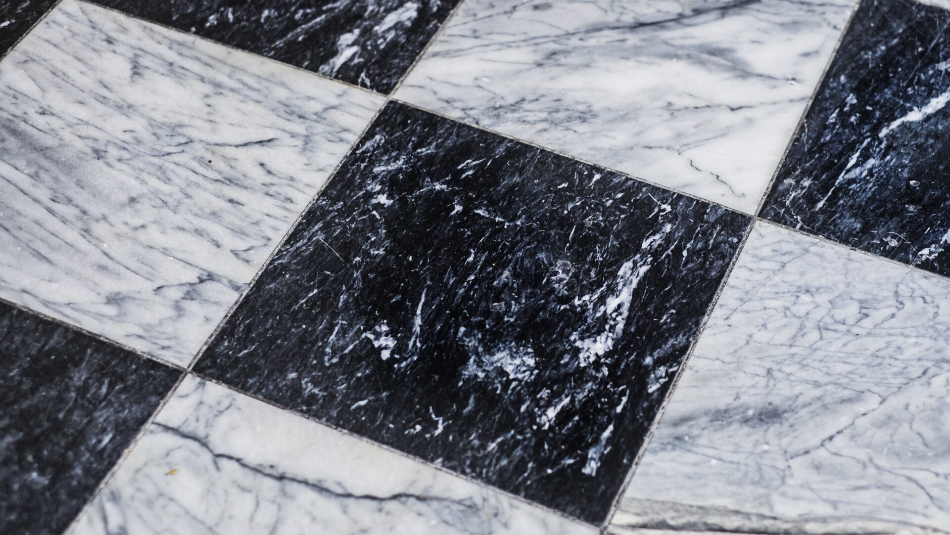 大理石風の床にリフォームするメリットとデメリット