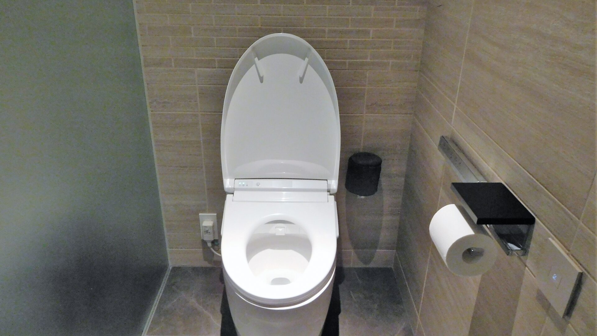 トイレの壁タイル選びで失敗しないための種類と特徴