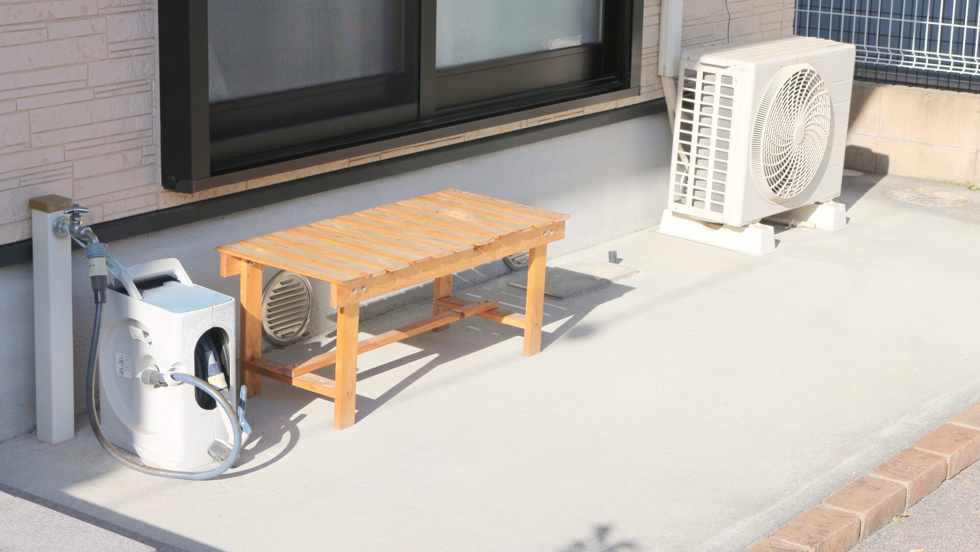 芝生からコンクリートにするメリットとデメリット