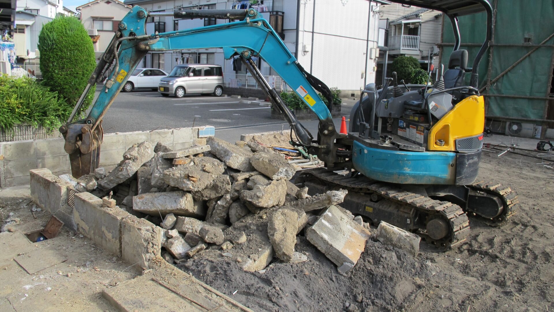 駐車場のコンクリート撤去費用を抑えるポイント