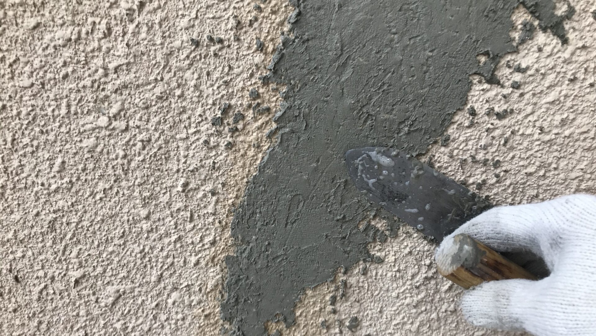 DIYでコンクリートの爆裂を補修する手順・やり方