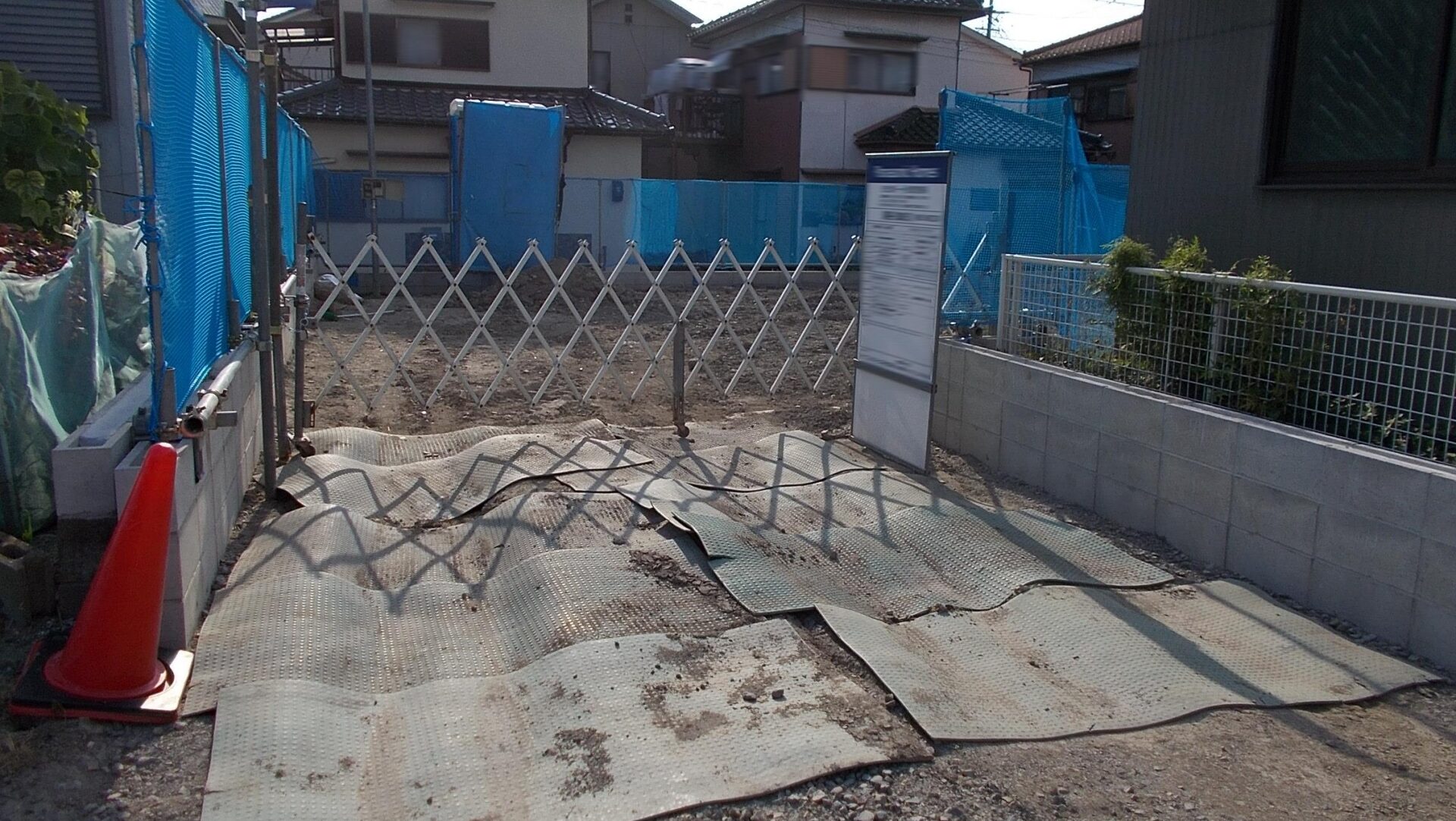 重機が入れない狭小地や旗竿地での施工